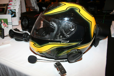 Parrot SK 4000: Bluetooth Hands-Free Motorcycle Kit