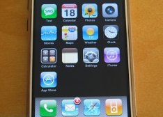 iPhone 2.0.2 Hits The Deck