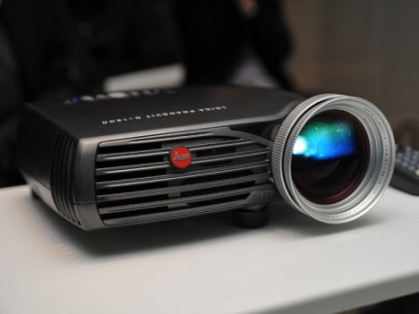 Leica Pradovit D-1200 Slide Projector