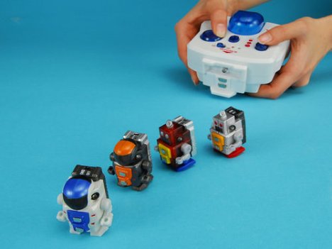 Takara Tomy Robo-Q Is Small And Cute