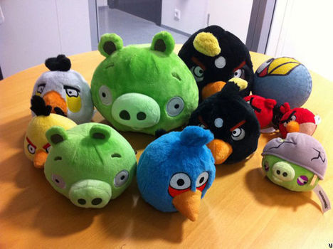 Les cochons rejoignent les peluches Angry Birds - Yes !