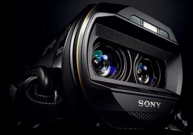 Sony Handycam HDR TD10E World’s First “Double Full HD” 3D Camcorder