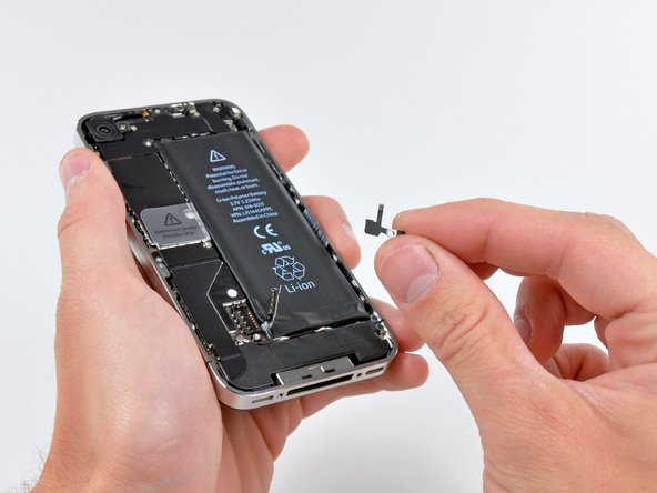 Verizon iPhone 4 subjected to a teardown Verizon iPhone 4 subjected to a teardown