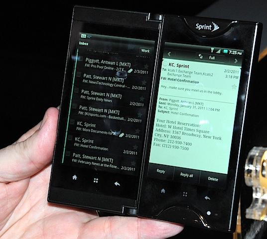 Sprint Echo dual screen cell brings schizophrenia to your pocket