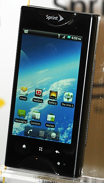 Sprint Echo dual screen cell brings schizophrenia to your pocket