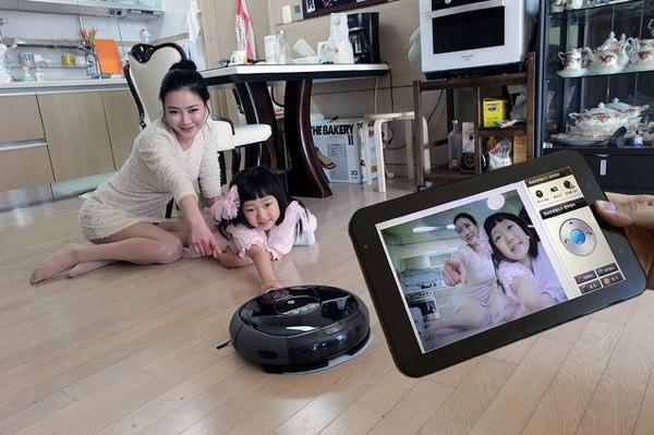 Samsung TangoView robotic vacuum cleaner Samsung TangoView robotic vacuum cleaner