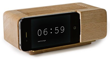 Wireless iPhone 4 alarm dock that does nothing Wireless iPhone 4 alarm dock that does nothing