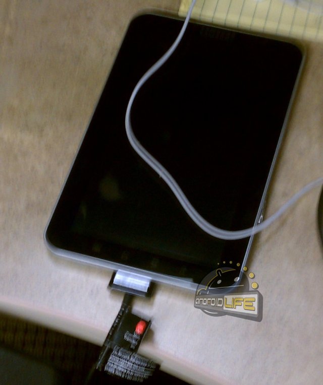 Galaxy Tab 7.7 spotted in the wild? Galaxy Tab 7.7 spotted in the wild?
