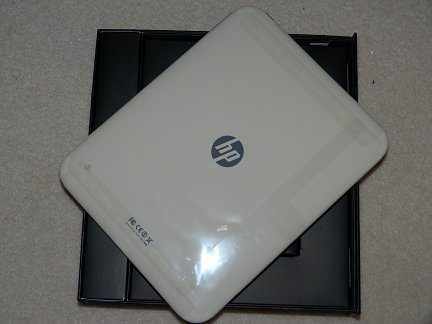 White HP TouchPad spotted in the wild White HP TouchPad spotted in the wild