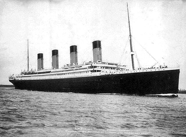 Titanic wreck site mapped with photographs
