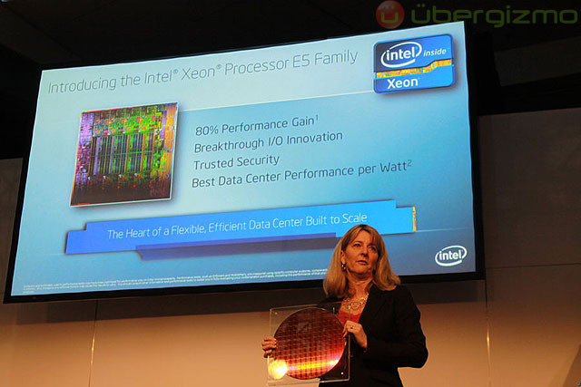 Intel Xeon E5 features ultra fast IO and (much) increased power efficiency Intel Xeon E5 features ultra fast IO and (much) increased power efficiency
