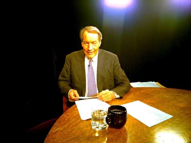 Googles Project Glass cameos in a video interview with Charlie Rose