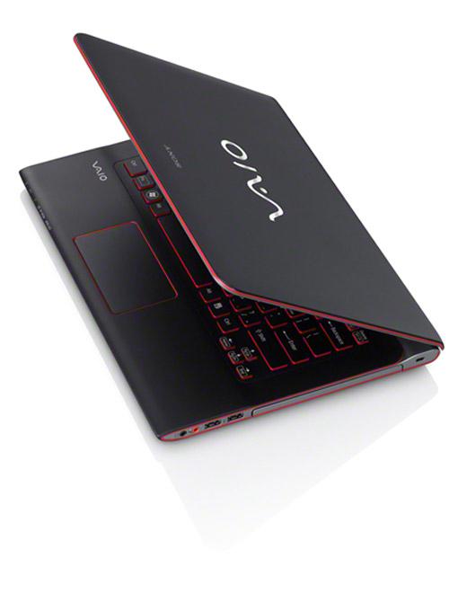 Sony VAIO E 14P laptops features a pretty striking design