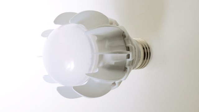 GE Figured Out How to Get 100W of Light from a 27W LED Bulb GE Figured Out How to Get 100W of Light from a 27W LED Bulb