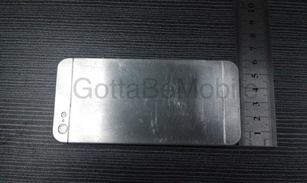 Photographs of iPhone 5 engineering samples leaked?