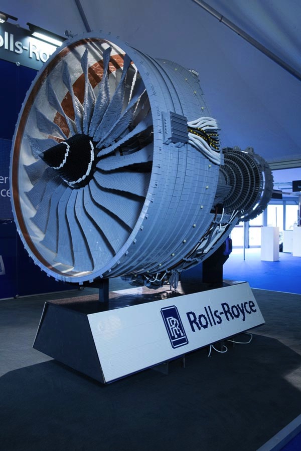 Rolls Royce reveals 150,000 part LEGO jet engine