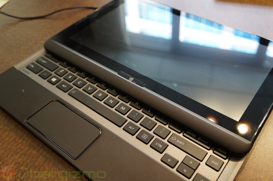 toshiba-u925t-hands-on-06