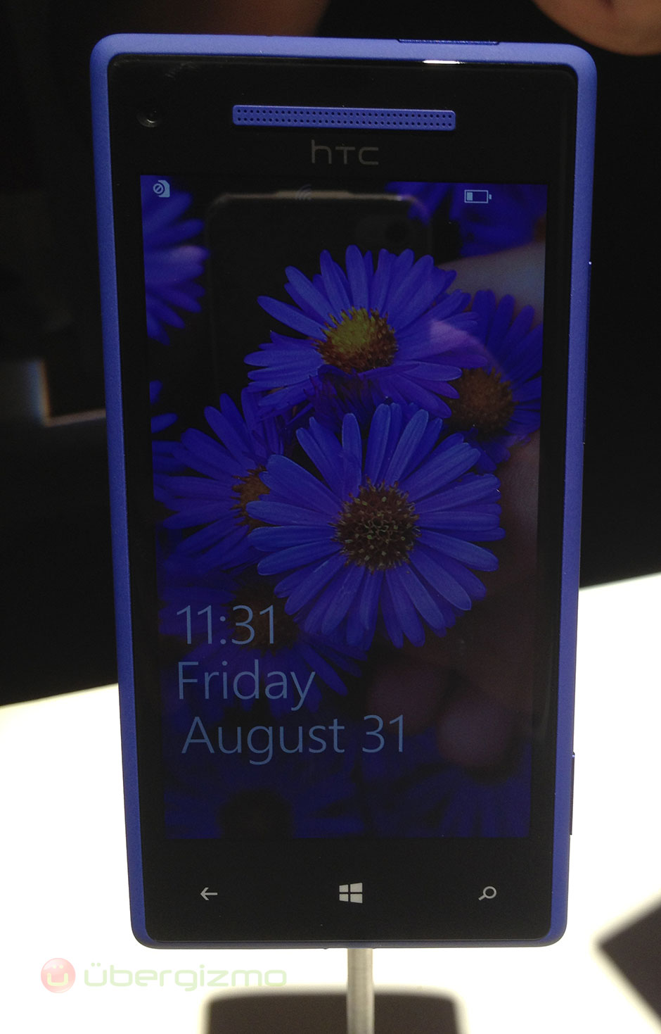 HTC-8X-02