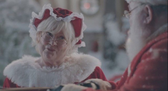 Samsung Galaxy Commercial Enters Mrs. Claus Onto Naughty List Samsung Galaxy Commercial Enters Mrs. Claus Onto Naughty List