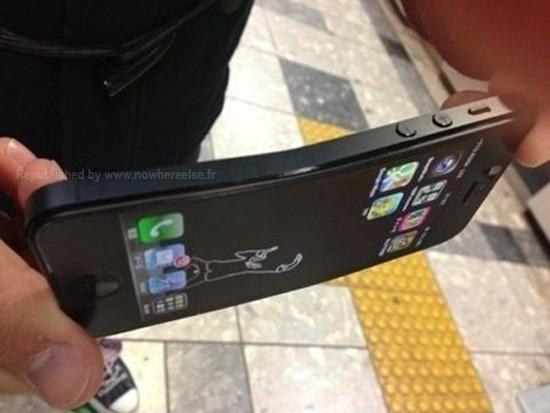 iPhone-5-Tordu-01