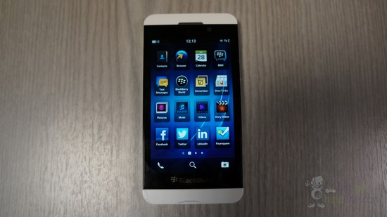 White BlackBerry 10 Z10 Pictures Leak Online White BlackBerry 10 Z10 Pictures Leak Online