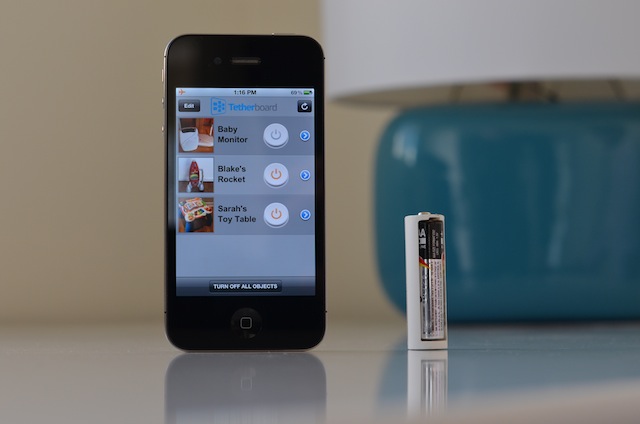 Tethercell Gives You Power Over Any AA Battery Powered Device Via Smartphone Tethercell Gives You Power Over Any AA Battery Powered Device Via Smartphone