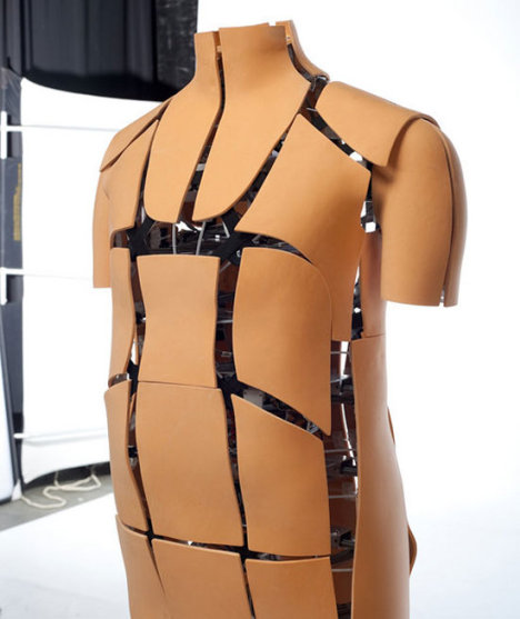 Un robot mannequin vous aide à essayer vos vêtements en ligne