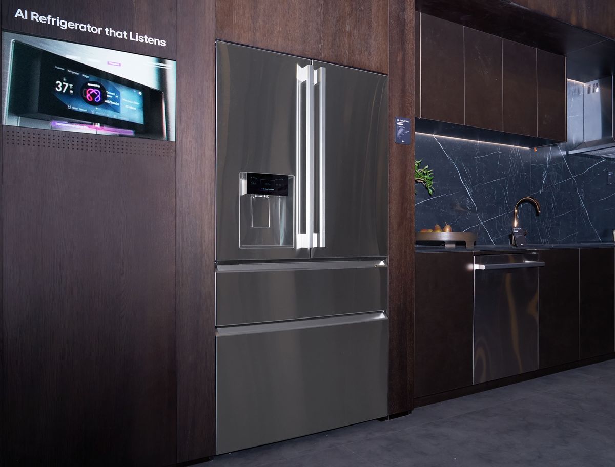 Meet LG’s Next-Gen SIGNATURE: The AI Fridge You Can Actually Talk To