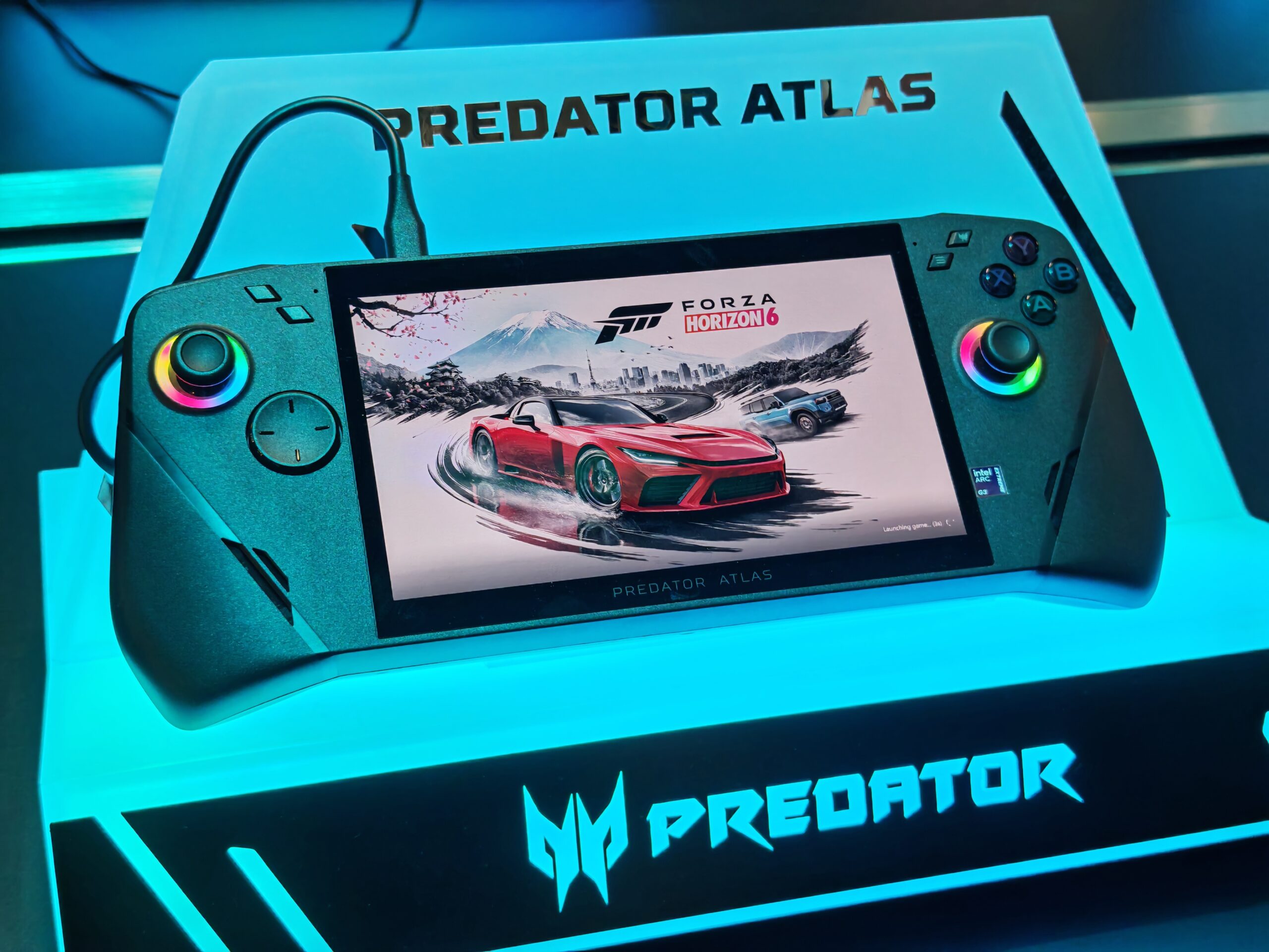 Acer Challenges Handheld Market With 120Hz Predator Atlas 7
